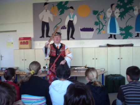 Ukážka ľud. nástrojov.JPG